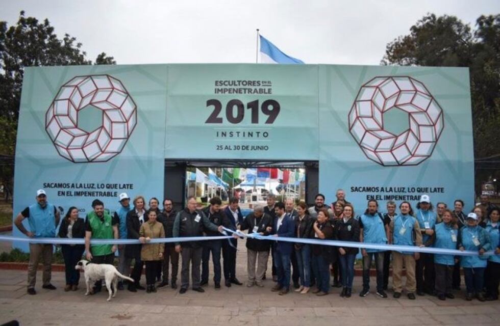 Califican al Encuentro de Escultores en El Impenetrable como continuidad de la Bienal