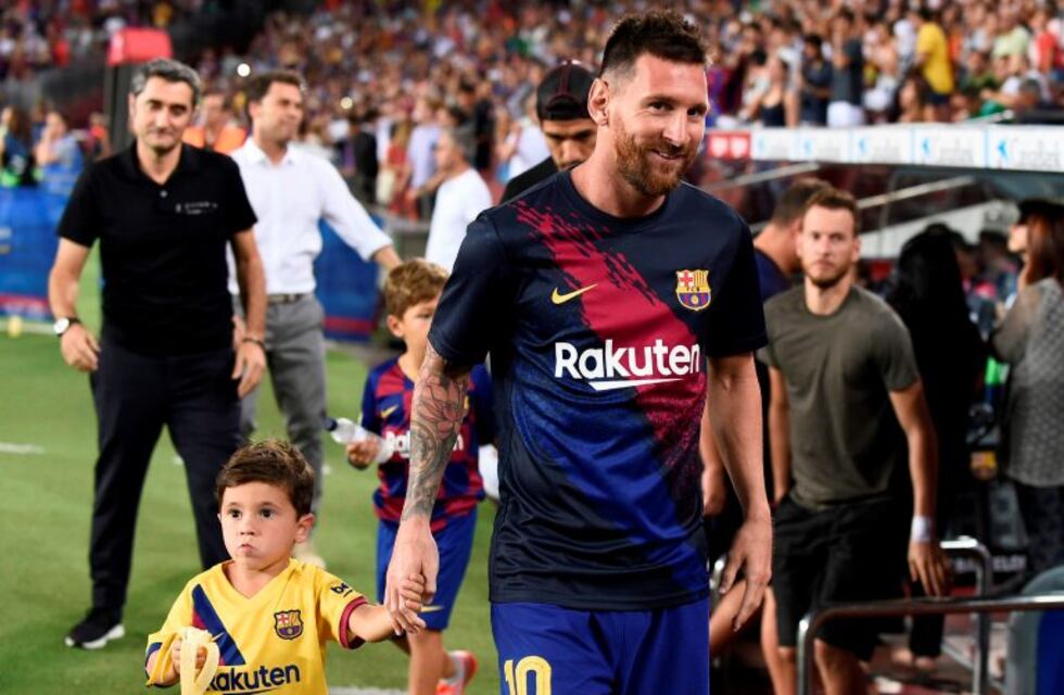 Messi fue a ver al Barcelona con sus hijos Thiago y Mateo