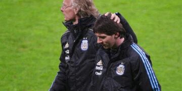 PF en el Mundial 2010, Signorini se dio el gusto de trabajar con Maradona y con Messi\u002E