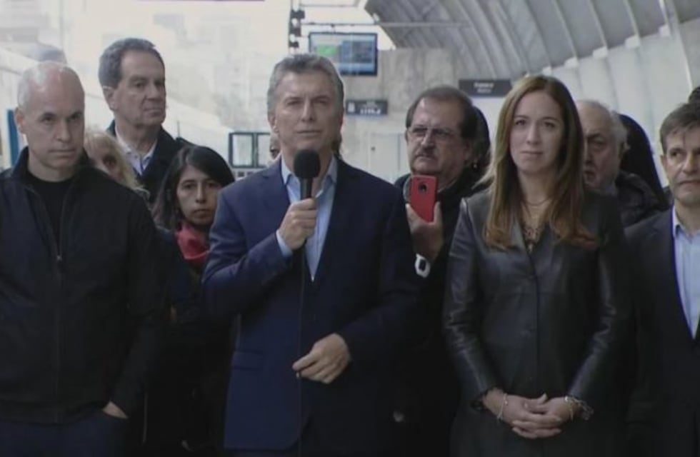 El presidente Macri, en la inauguración del viaducto Mitre: "¿Por qué no hicieron antes estas obras?"