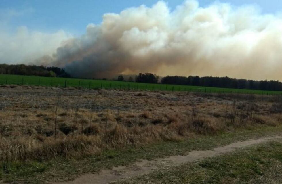 El humo y el olor a quemado provino del incendio del miércoles