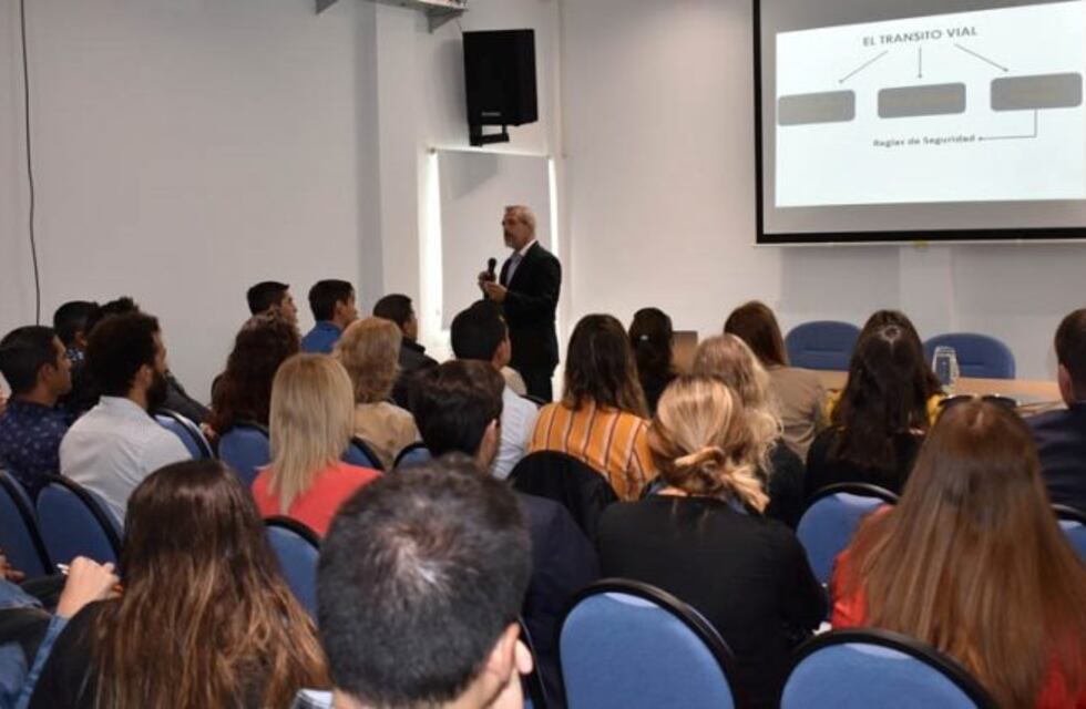 Capacitación sobre Accidentología Vial en la Agencia de Investigación Científica de Santa Rosa