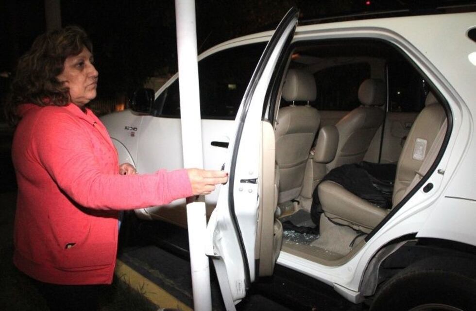Le robaron $150.000 de la camioneta cuando se bajaron a tomar un café