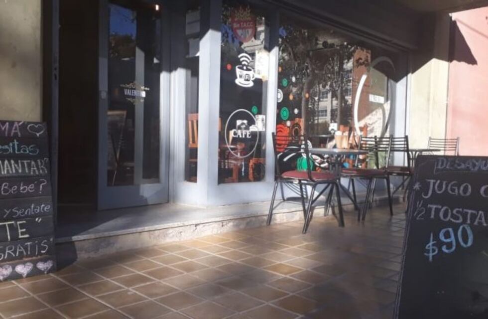 Un café sanjuanino ofrece té gratis a las mamás que necesiten amamantar