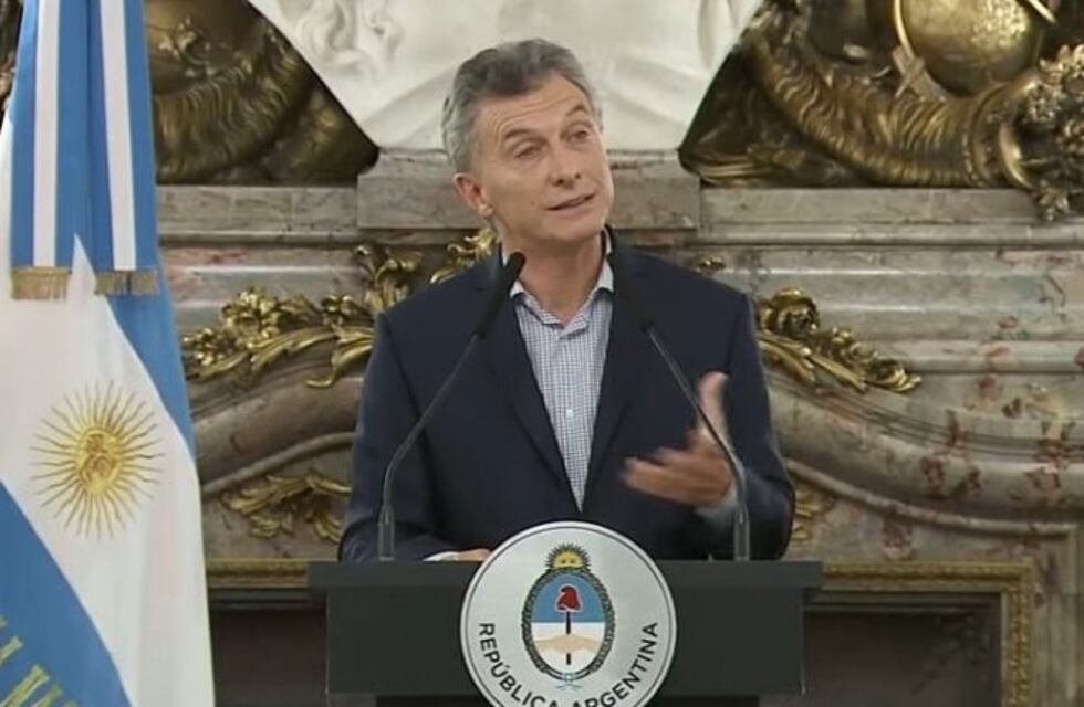 Macri anuló el recorte en las jubilaciones y pidió volver a "foja cero" sobre la deuda del Correo