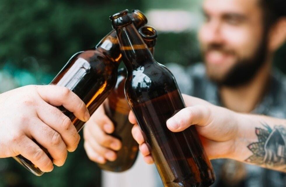Una cervecería les pagará a quienes caminen por un sendero tomando cerveza