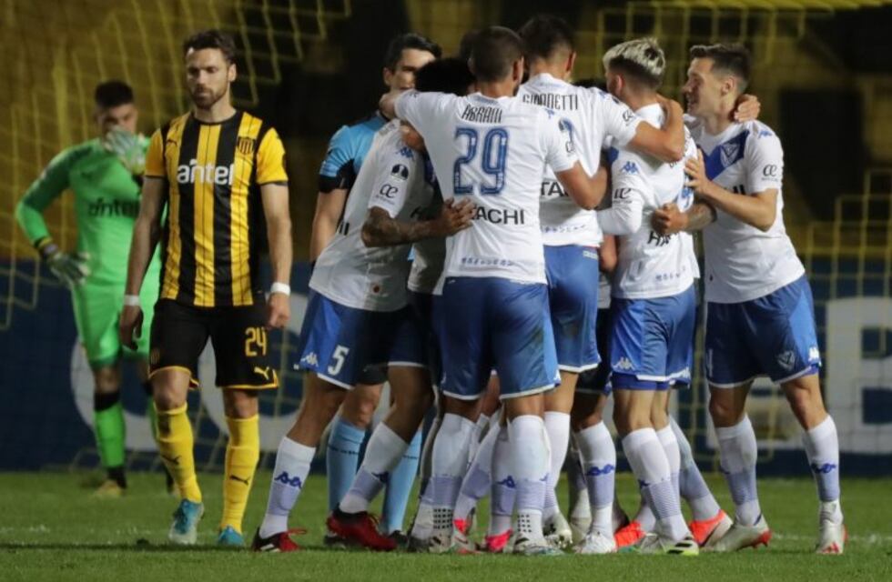 Vélez se sumó a los "milagros" argentinos en la Sudamericana y clasificó en tiempo agregado