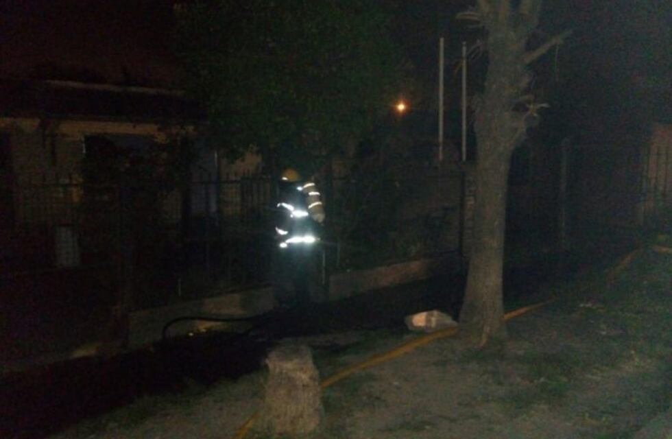 Dos casas incendiadas en Paraná: piden donaciones para una mujer de 93 años