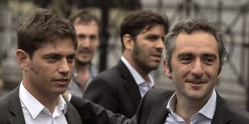 Axel Kicillof y Andrés Larroque en 2015 (AFP PHOTO / JUAN MABROMATA)