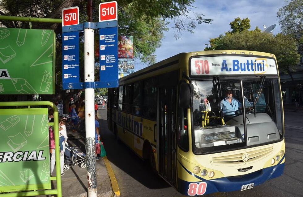 Hay líneas especiales de colectivos para las personas que vayan a vacunarse