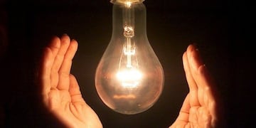 Por ahora, en Mendoza no aumentarán las tarifas de la luz y agua\u002E