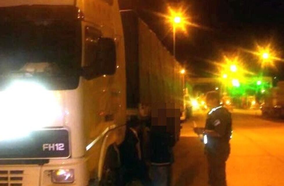 Retuvieron un camión con sustancias químicas que se utilizan para elaborar estupefacientes