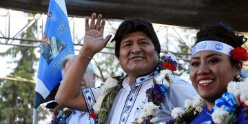 Bolivia's President Evo Morales waves during a campaign rally in Sucre, Bolivia, October 12, 2019\u002E Courtesy of Bolivian Presidency/Handout via REUTERS\u002E ATTENTION EDITORS - THIS IMAGE WAS PROVIDED BY A THIRD PARTY