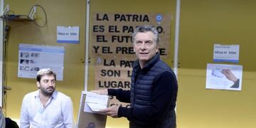 DYN054, BUENOS AIRES 13/08/2017, EL PRESIDENTE MAURICIO MACRI, EMITE SU VOTO EN LAS PASO 2017\u002EFOTO:DYN/RODOLFO PEZZONI\u002E