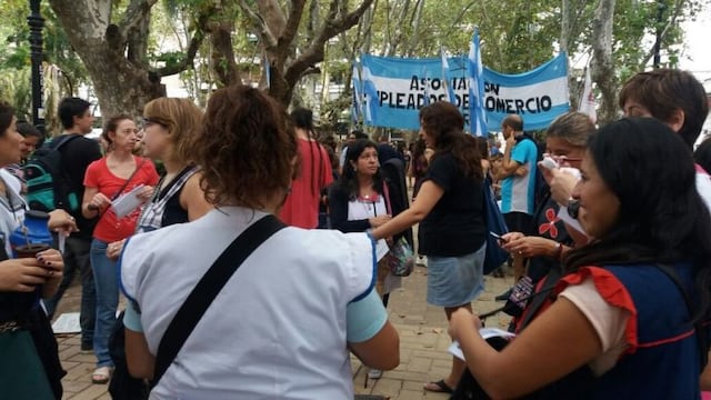 La Asociaciu00f3n Empleados de Comercio (AEC) adhiriu00f3 a la movilizaciu00f3n por el paro de la CTA en Rosario.