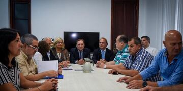 Sindicalistas y funcionarios ya tuvieron tres encuentros este año\u002E (@sadopsantafe)