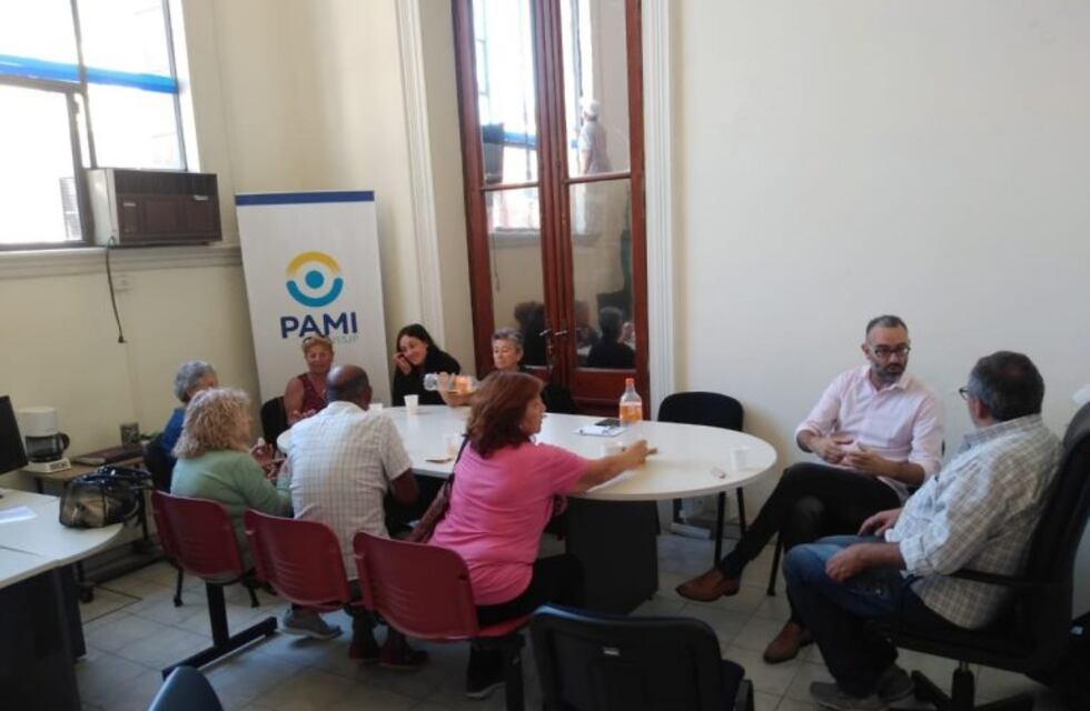 Reunión de talleristas voluntarios de PAMI