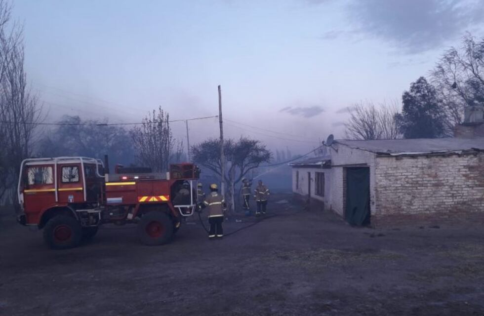 El viento Zonda provocó varios focos de incendio