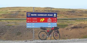 Recorrer las Islas Malvinas en una bicicleta de bambú