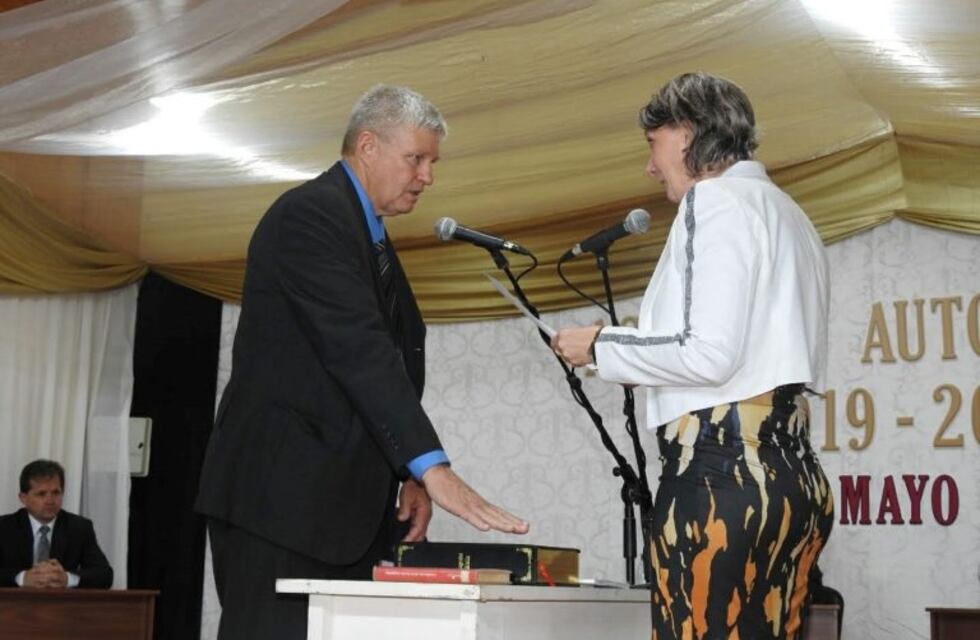 Mario Lindemann asumió otro período como alcalde en 25 de Mayo