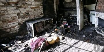 Dos nenas sufrieron heridas al incendiarse su casa (0223)