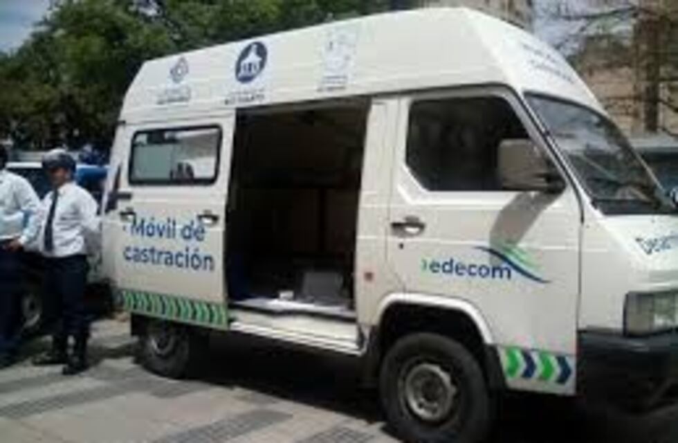 Centro de castración móvil de perros recorre las asociaciones vecinales de Río Cuarto