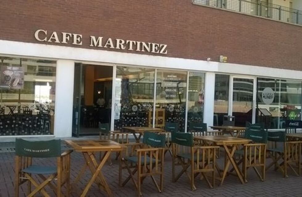 Denuncian a un bar de Puerto Norte por no dar la jarra de agua gratis a una mujer