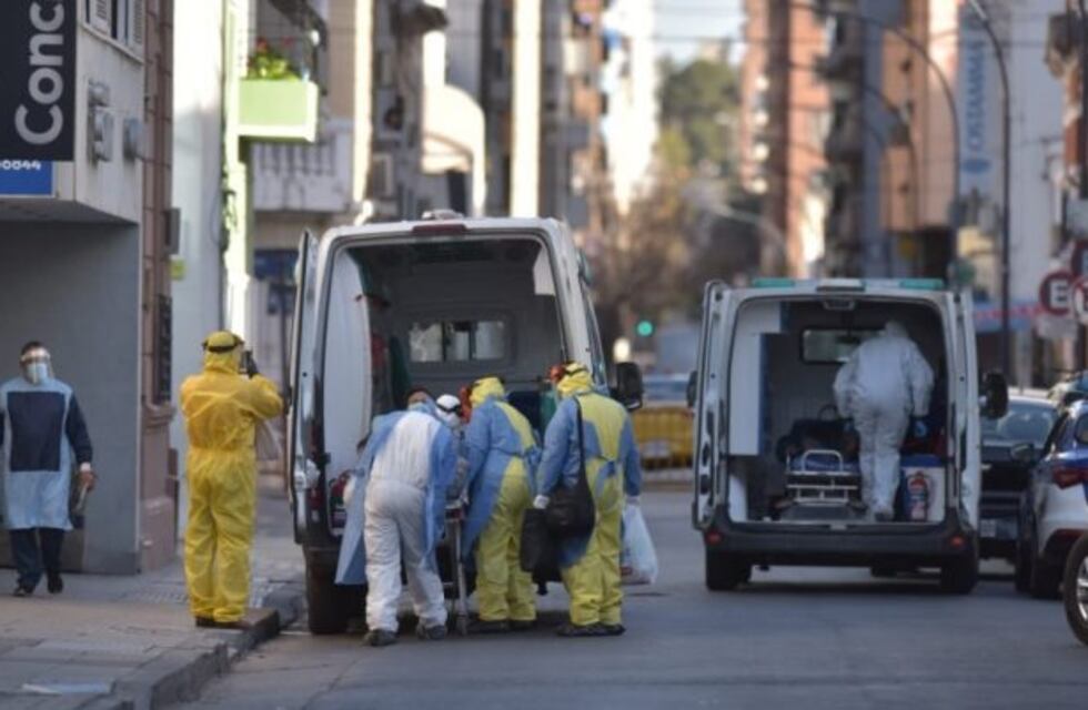 Trasladaron a un grupo de pacientes de la Clínica Sucre al Polo Sanitario