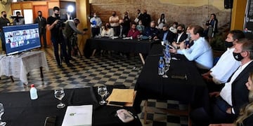Firma convenio Pueblo General Belgrano\nCrédito: Prensa municipio PGB