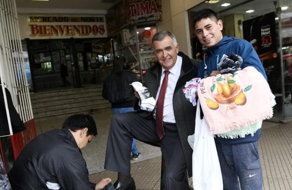 Jaldo se dedicó a conversar y posar en pleno centro