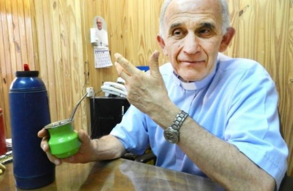 Un cura sanjuanino defendió los dichos de Albino sobre el VIH