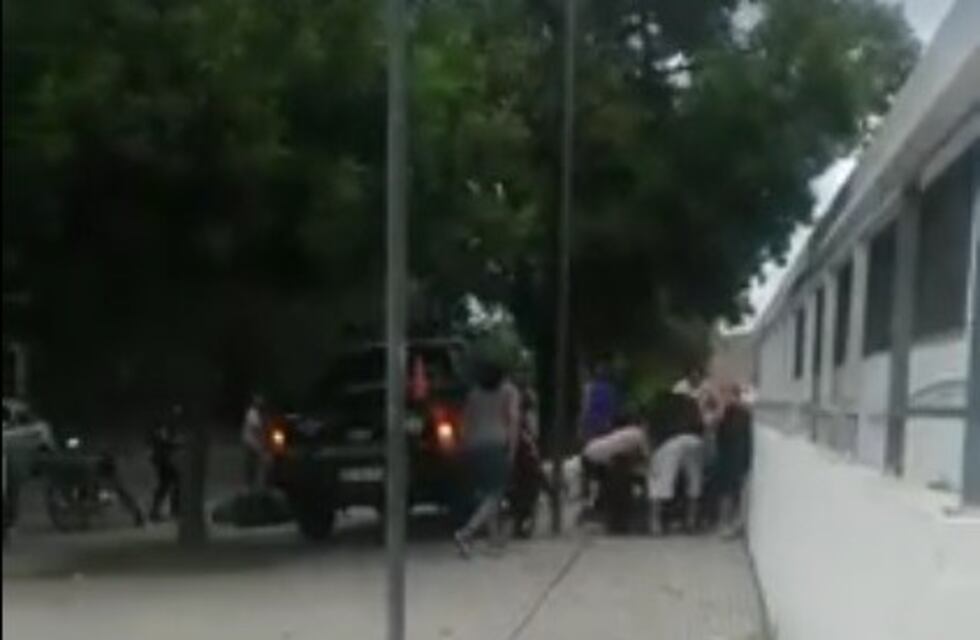 Para la policía hubo disparos al aire en el cortejo fúnebre del joven de Ludueña asesinado