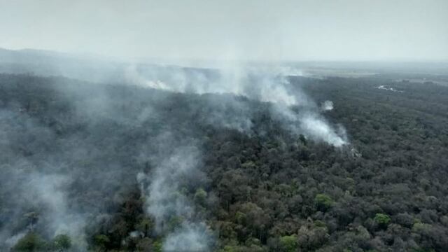 Focos de fuego en el Parque Nacional Calilegua, en Jujuy
