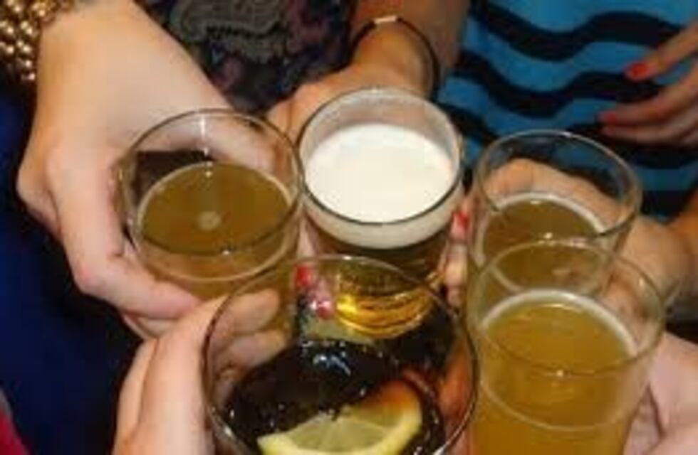 Por vender alcohol a menores de edad, 10 días de prisión