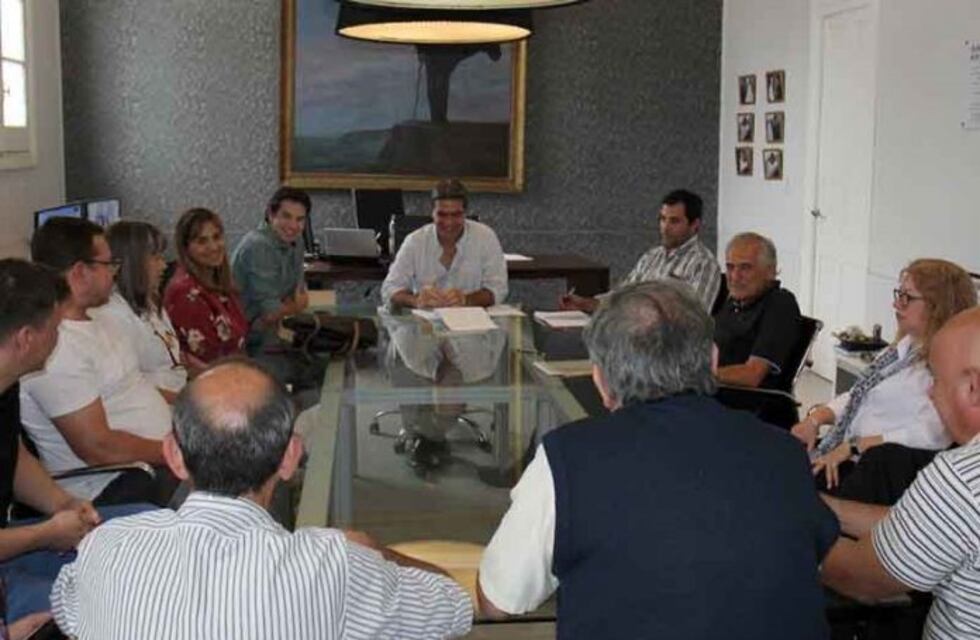 Capitanich medió entre las empresas de ómnibus y la terminal