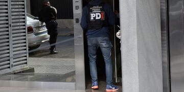 Carlos Ariel Señuqe recibió al menos ocho disparos cuando ingresaba a la cochera del edificio de Brown al 2800\u002E (@5rtvsf)