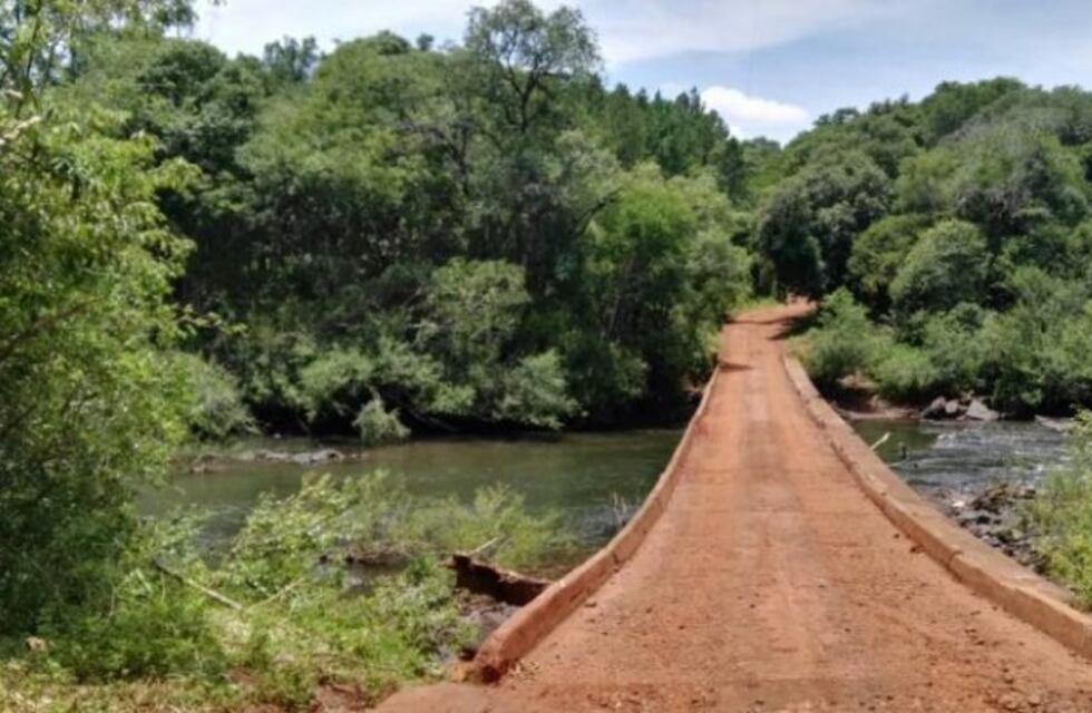 Ingresaron a refrescarse en un arroyo de Eldorado y les robaron tres motos
