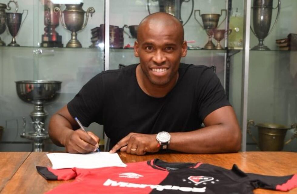 Newell's oficializó la llegada de Ribair Rodríguez como cuarto refuerzo