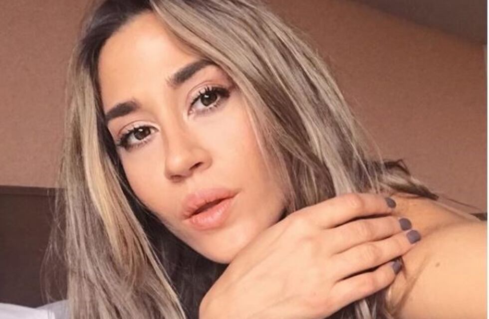 "La vida de hotel", escribió Jimena Barón y posó totalmente desnuda