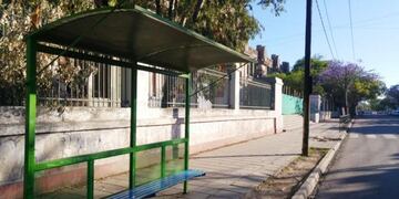 El individuo increpó y agredió a la mujer en una parada de colectivos\u002E Imagen ilustrativa\u002E