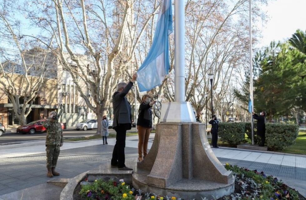 Para recordar al Libertador: un acto sencillo y una versión de la marcha de San Lorenzo a cargo de artistas sanrafaelinos