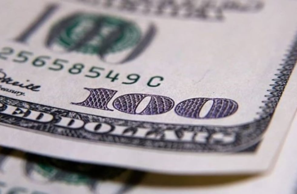 Contenido por el Banco Central, el dólar cerró a $57,29