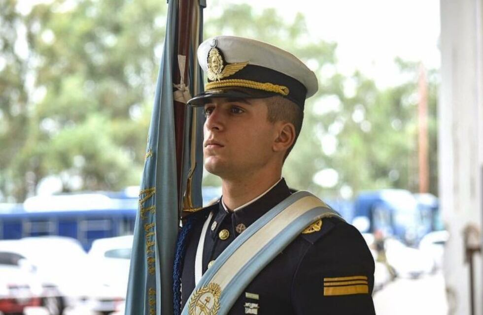 Orgullo carlospacense: formará parte de la tripulación de la fragata Libertad