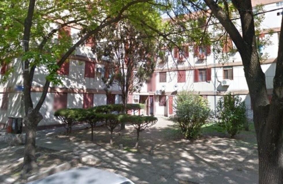 Mujer se tiró por la ventana de un segundo piso para escapar de la violencia de su pareja