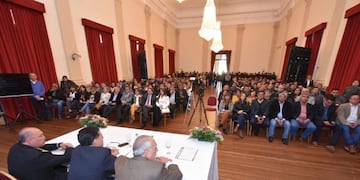 El gobierno lanzó su \