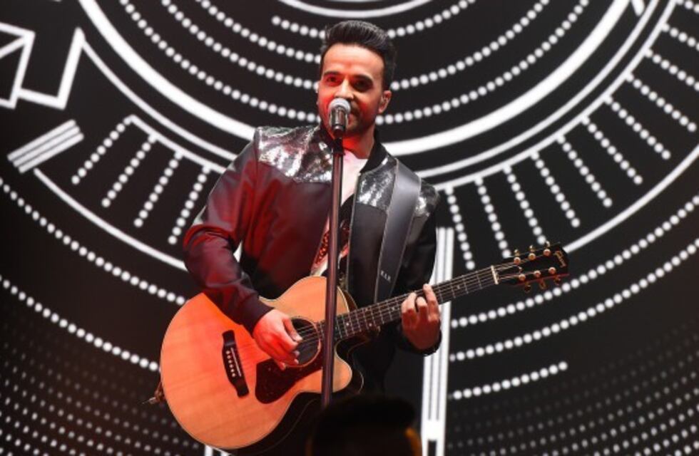 Video: Luis Fonsi cantó "Despacito" en Mendoza y se emocionó con la reacción del púbico