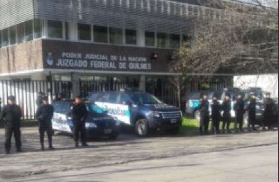 El "Pata" Medina se negó a declarar y le embargaron más de $ 7 millones y U$S 328 mil