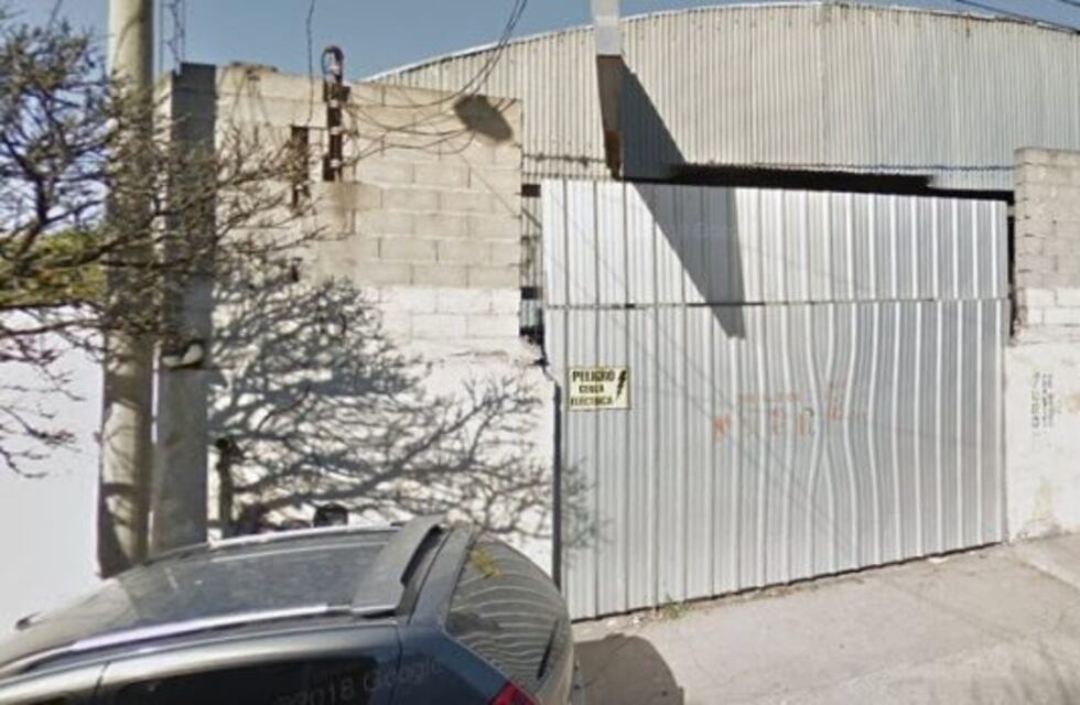 Robaron tres autos de un taller de chapa y pintura en Córdoba