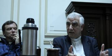 DYN20, BUENOS AIRES 07/04/2014, MONSEu00d1OR LOZANO RECIBE A INTEGRANTES DE BARRIOS DE PIE. FOTO:DYN/PABLO MOLINA. buenos aires Jorge Eduardo Lozano monzeu00f1or con integrantes de la agrupacion Barrios de Pie lanzamiento de la Consulta Popular Todos X los que Menos Tienen monseu00f1or con miembros de la agrupacion