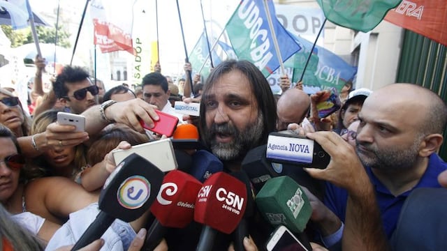 DYN19, LA PLATA 10/03/17, ROBERTO BARADEL LLEGA A LA REUNION POR PARITARIAS. FOTO-DYN/SALVADOR SANTIAGO